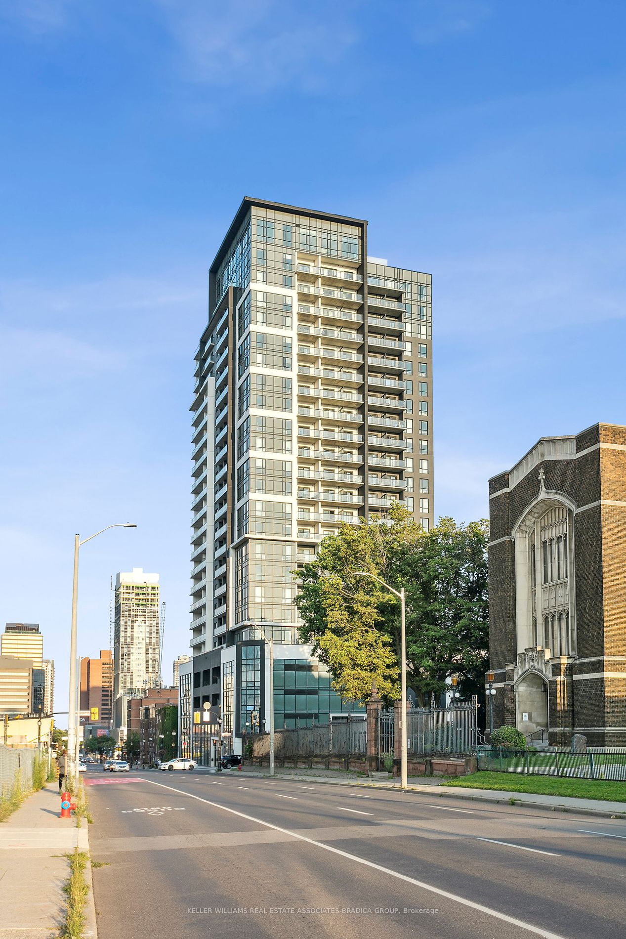 15 Queen St S, #1507