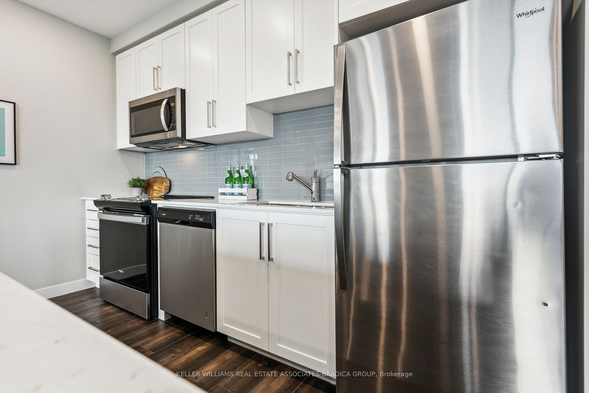 15 Queen St S, #1507