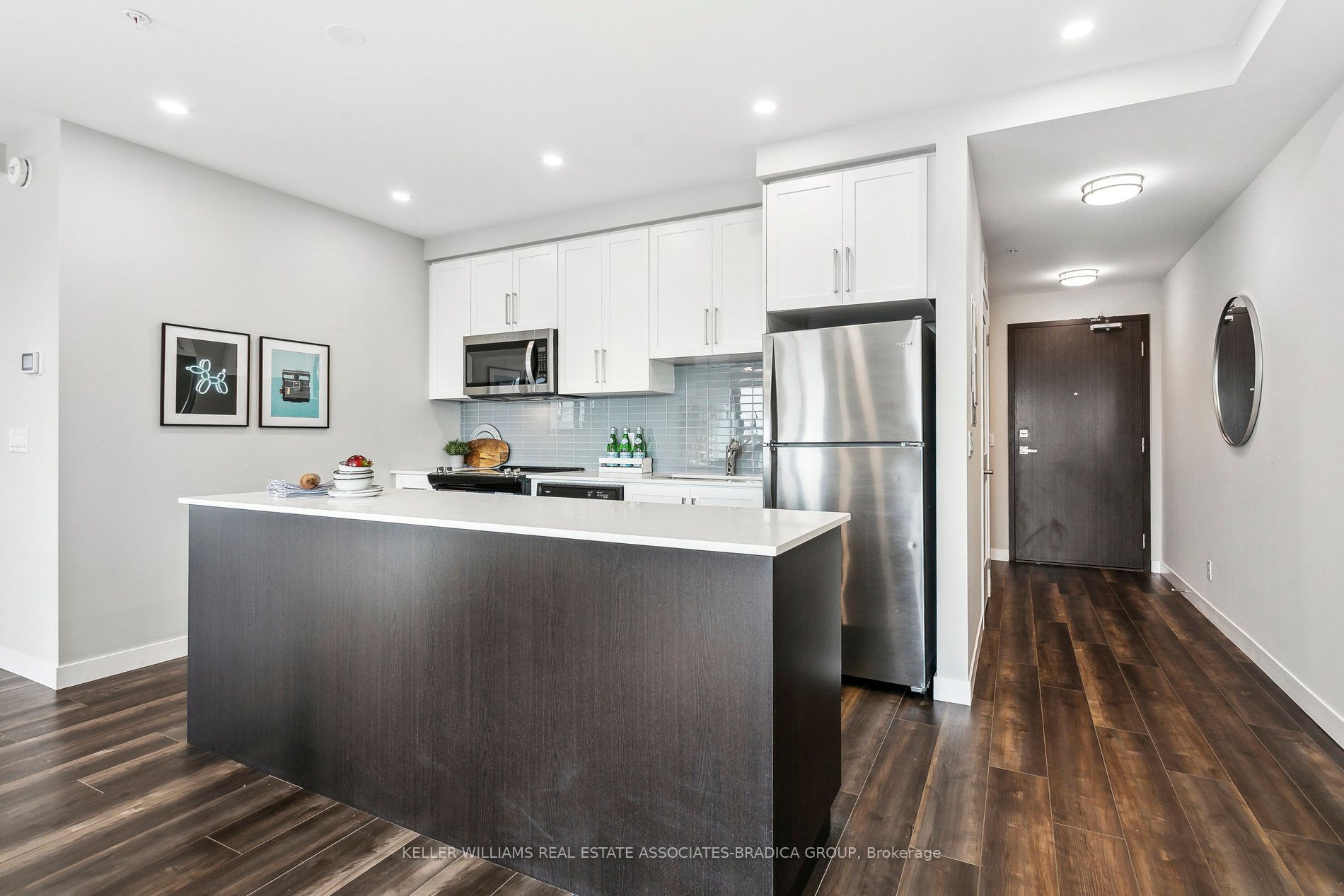 15 Queen St S, #1507
