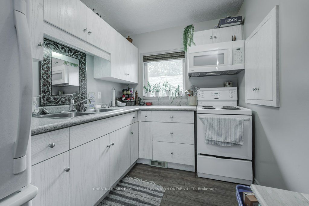 634 Princess St