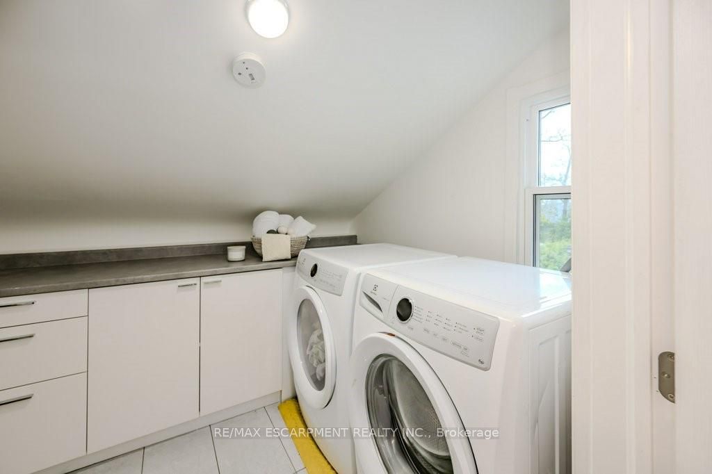 180 Concession St