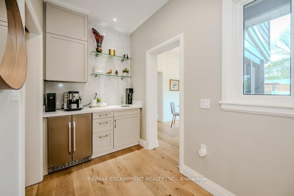180 Concession St
