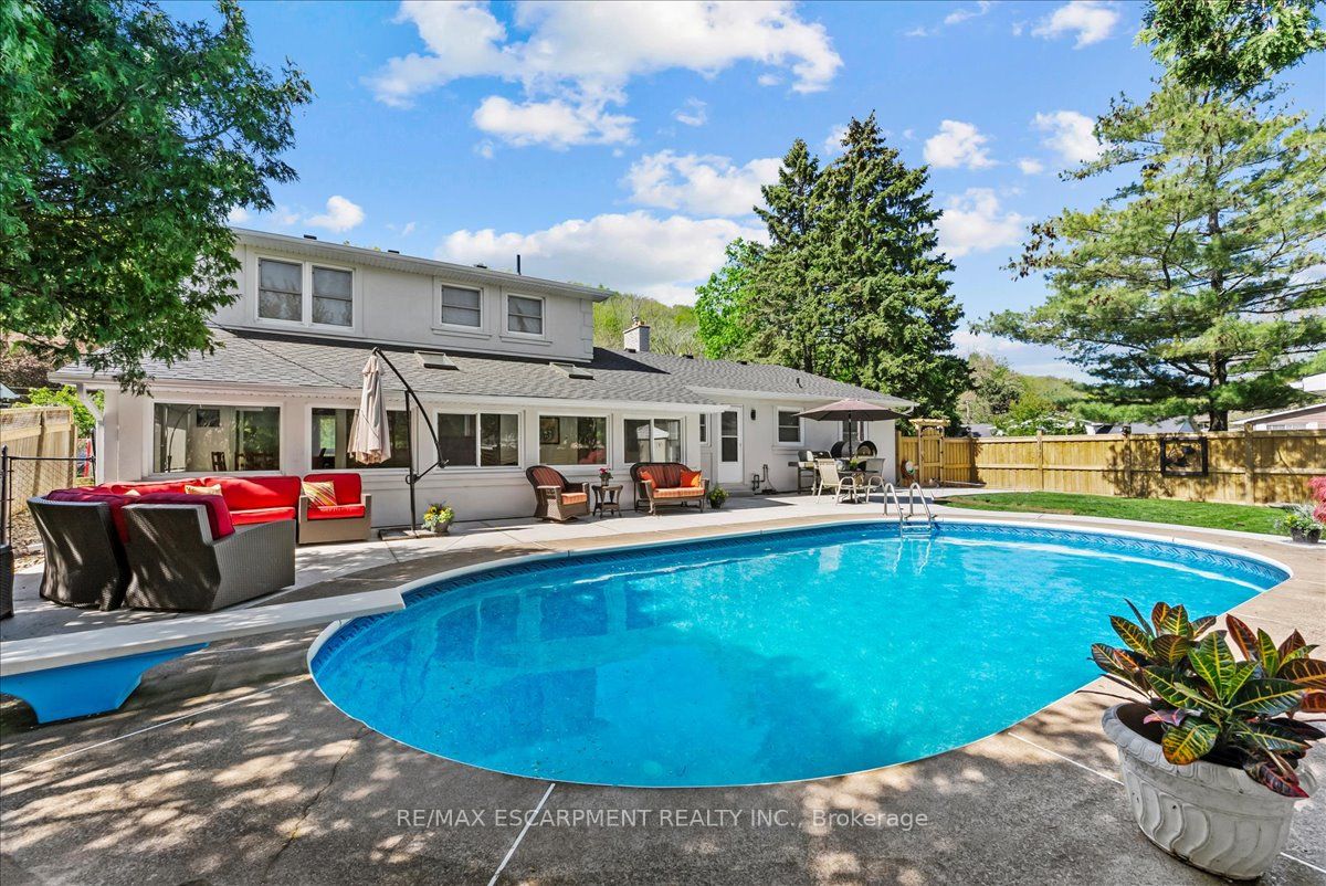 83 Dorchester Dr