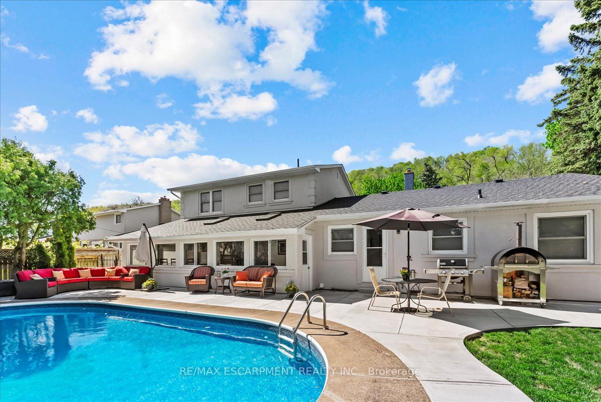 83 Dorchester Dr