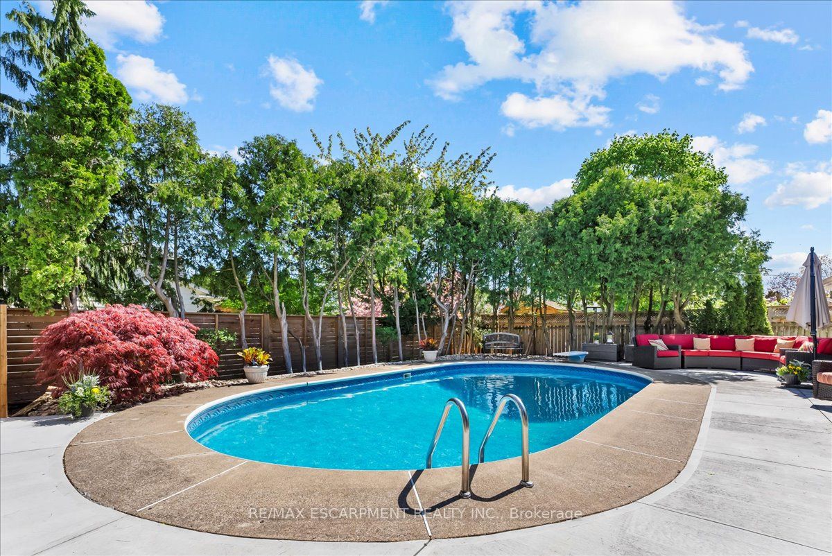 83 Dorchester Dr