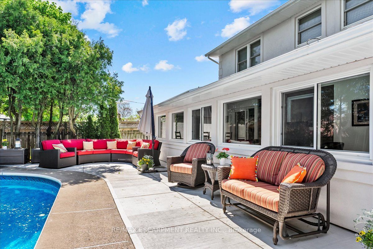 83 Dorchester Dr