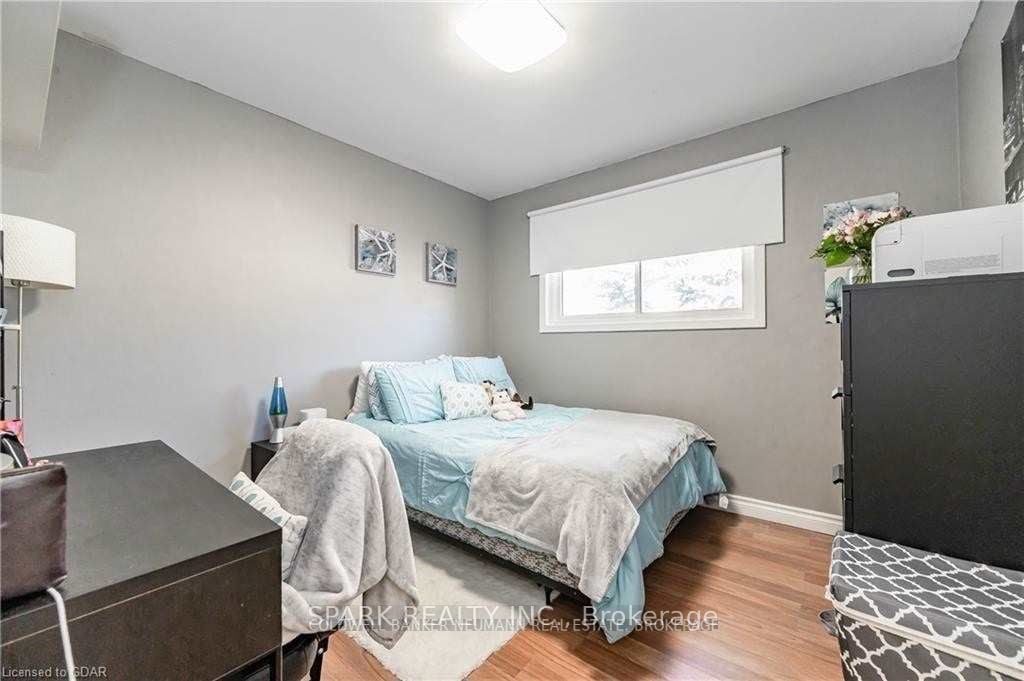 7 Cardill Crescent