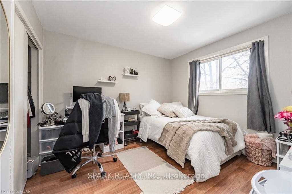 7 Cardill Crescent