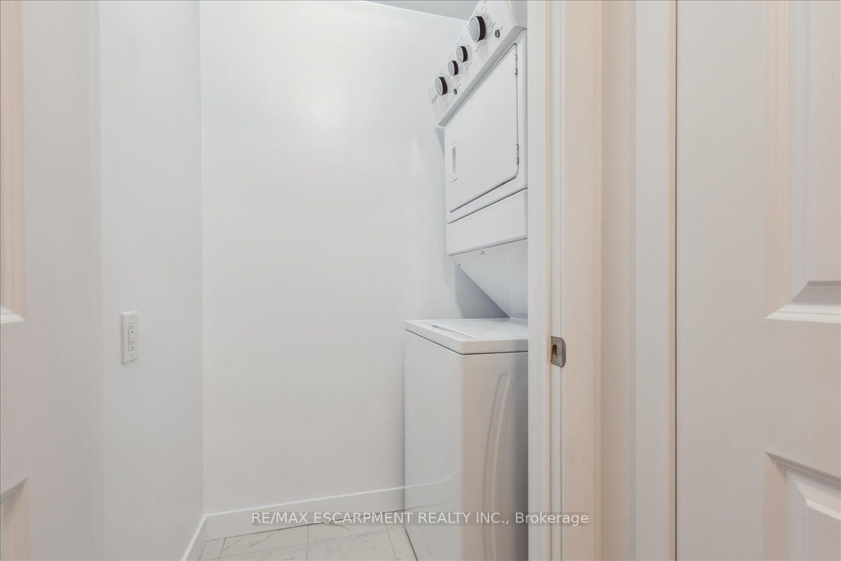 450 Dundas Street E #1001