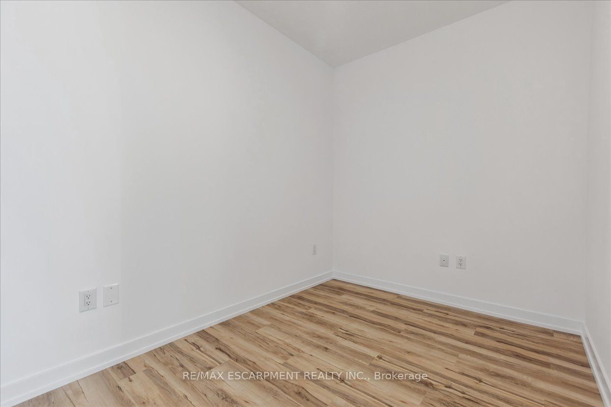 450 Dundas Street E #1001