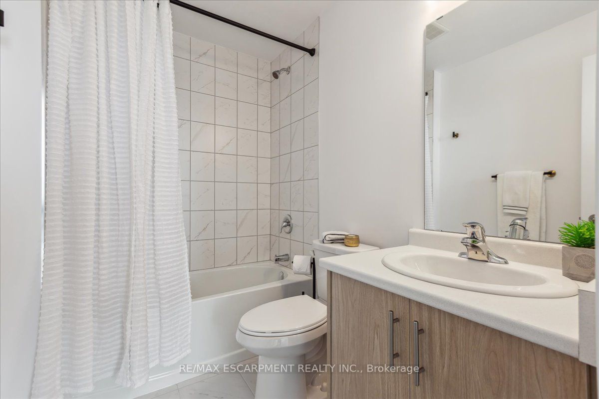 450 Dundas Street E #1001