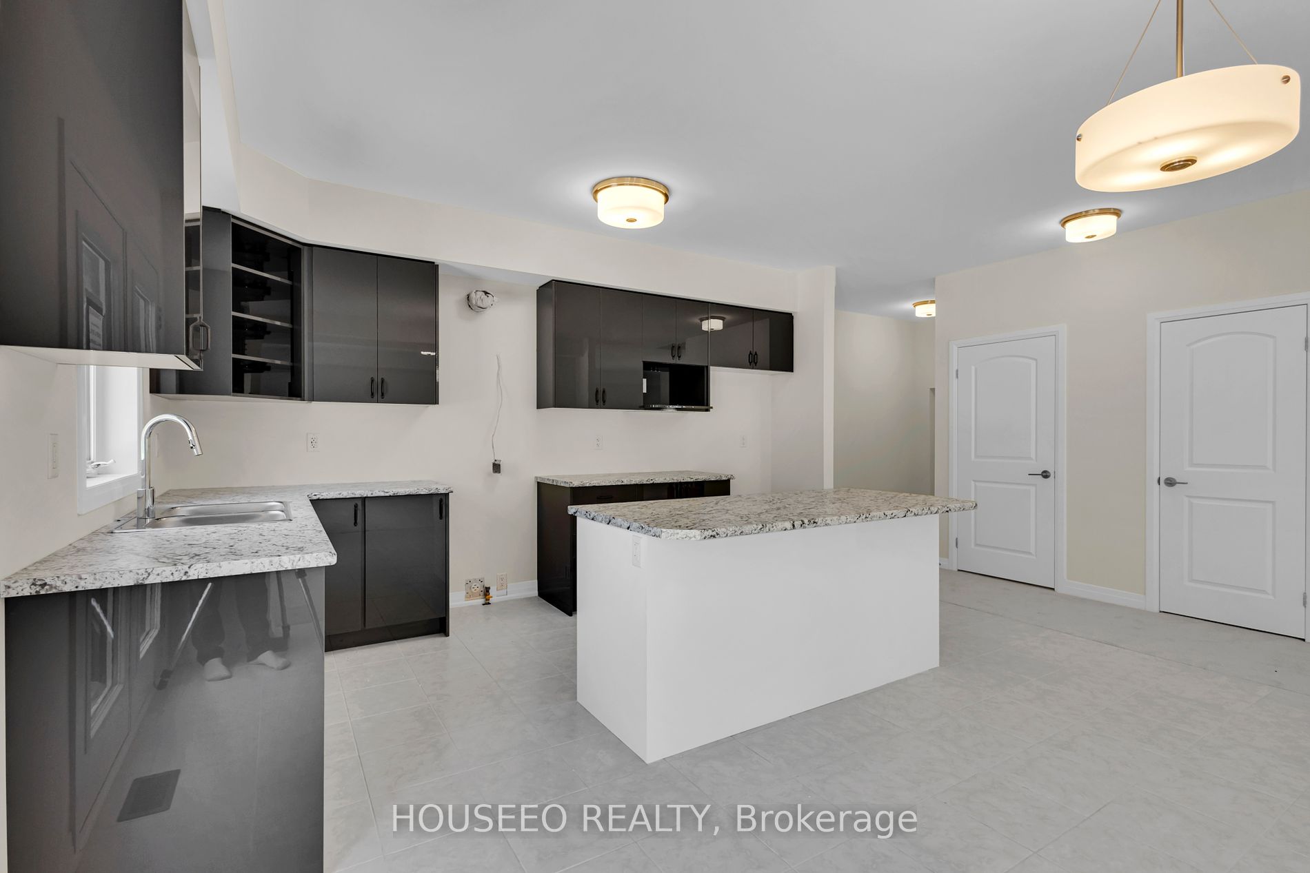 87 Macklin Street