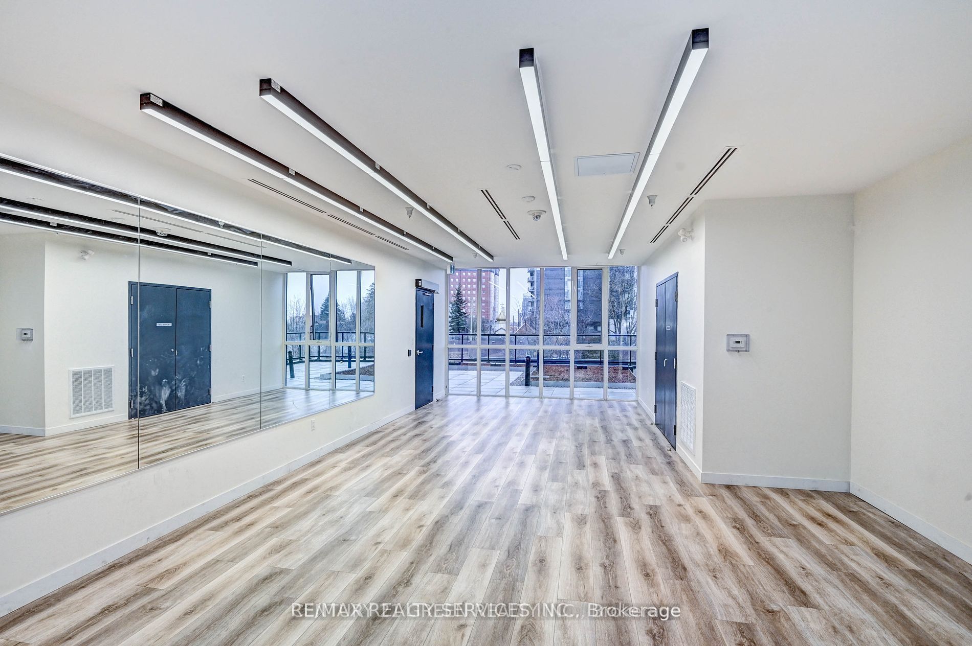 128 King Street N, #1402