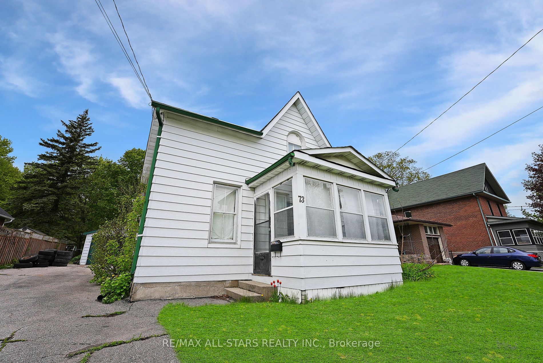 73 Victoria Avenue N