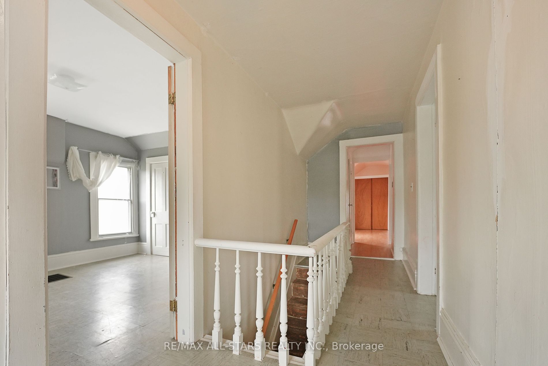 73 Victoria Avenue N
