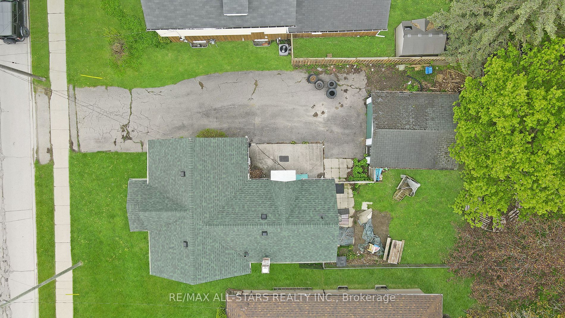 73 Victoria Avenue N