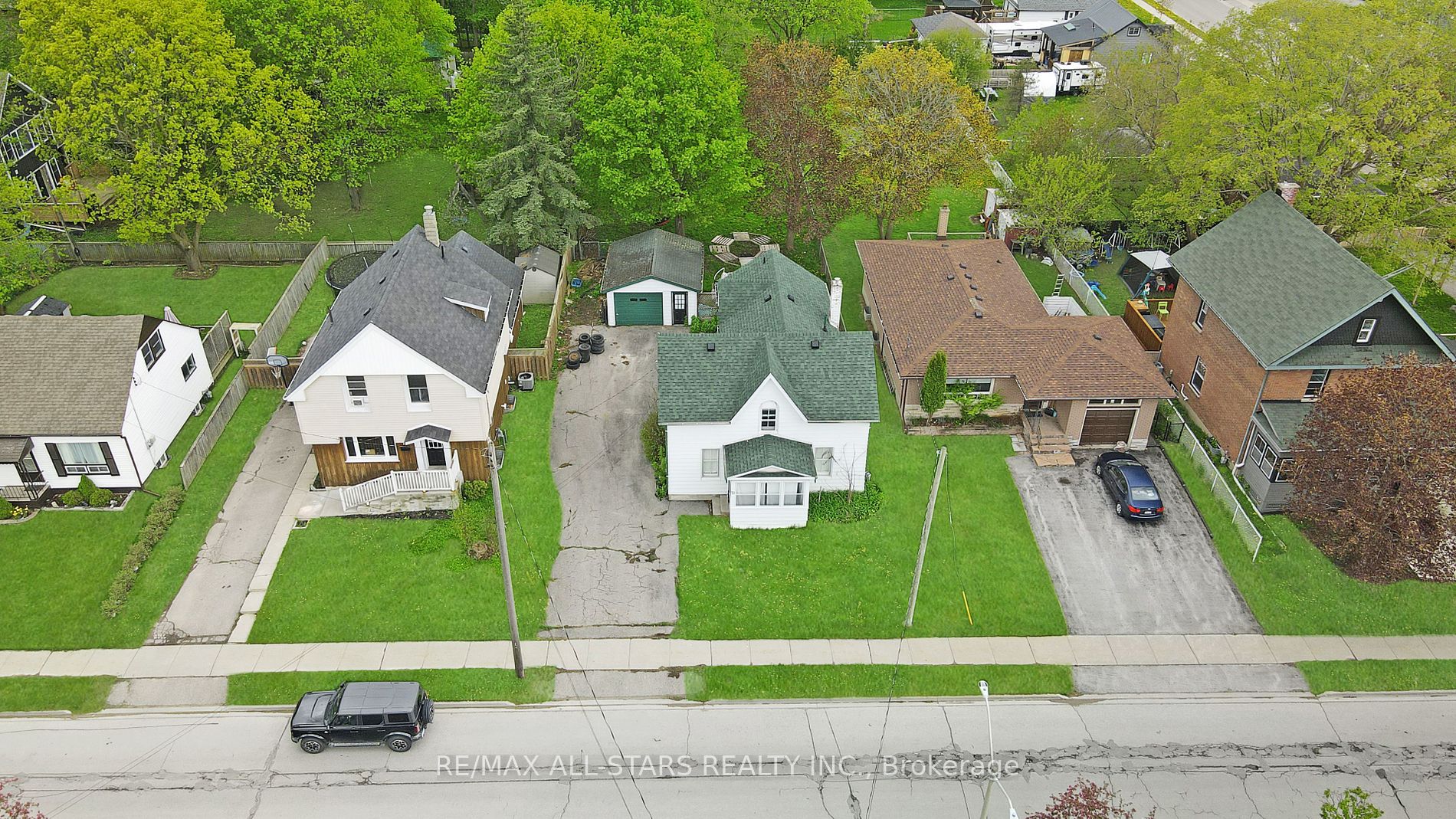 73 Victoria Avenue N