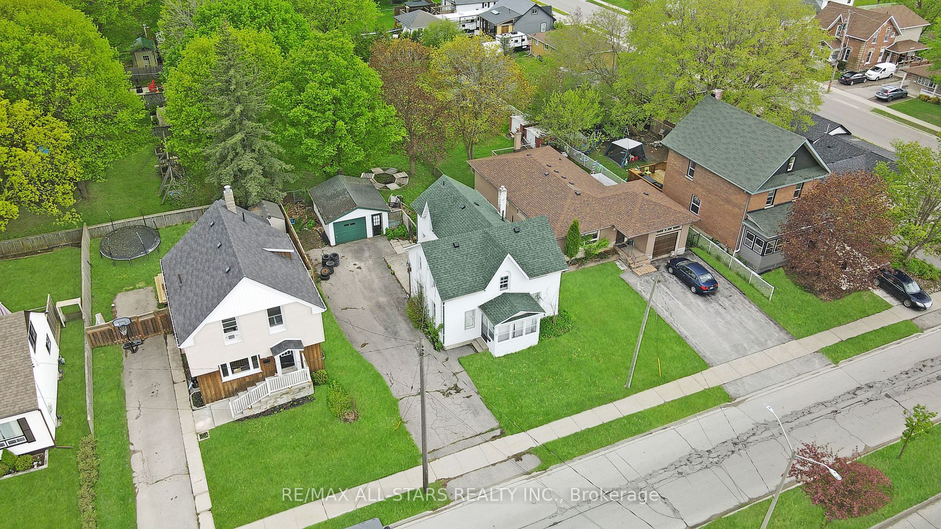 73 Victoria Avenue N
