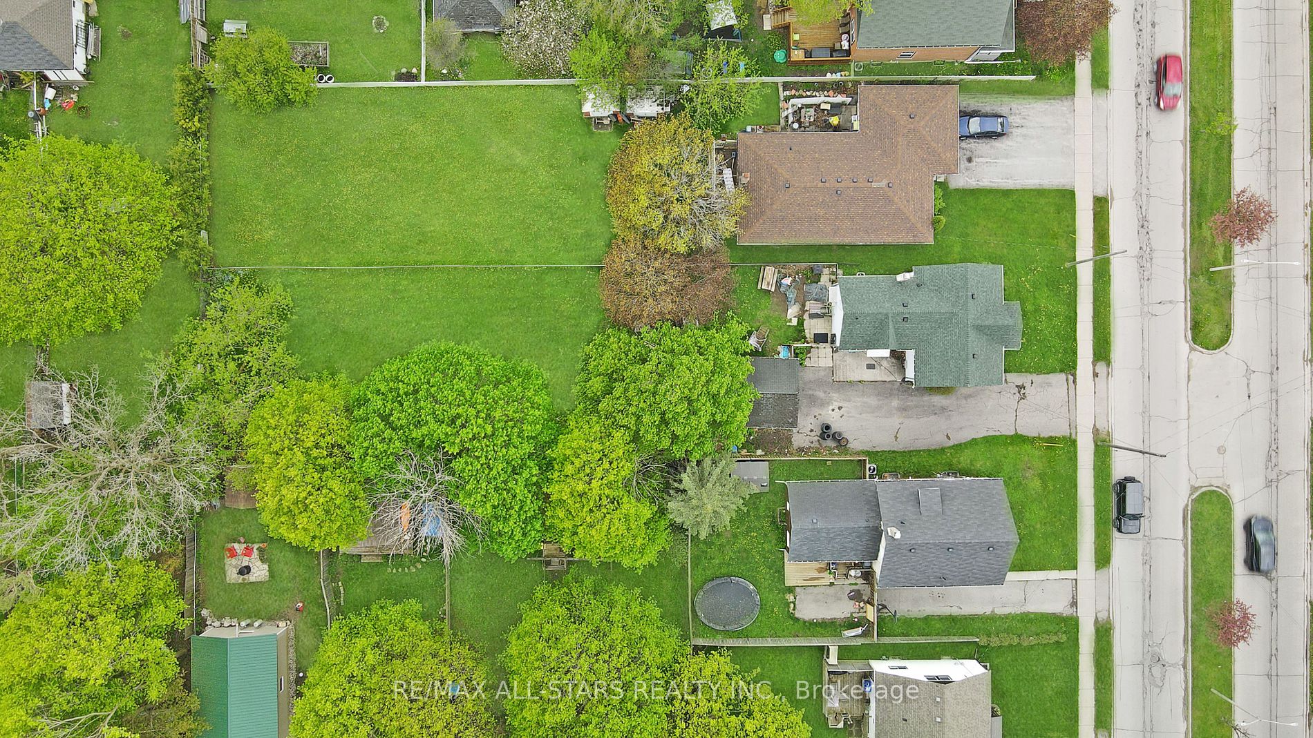 73 Victoria Avenue N