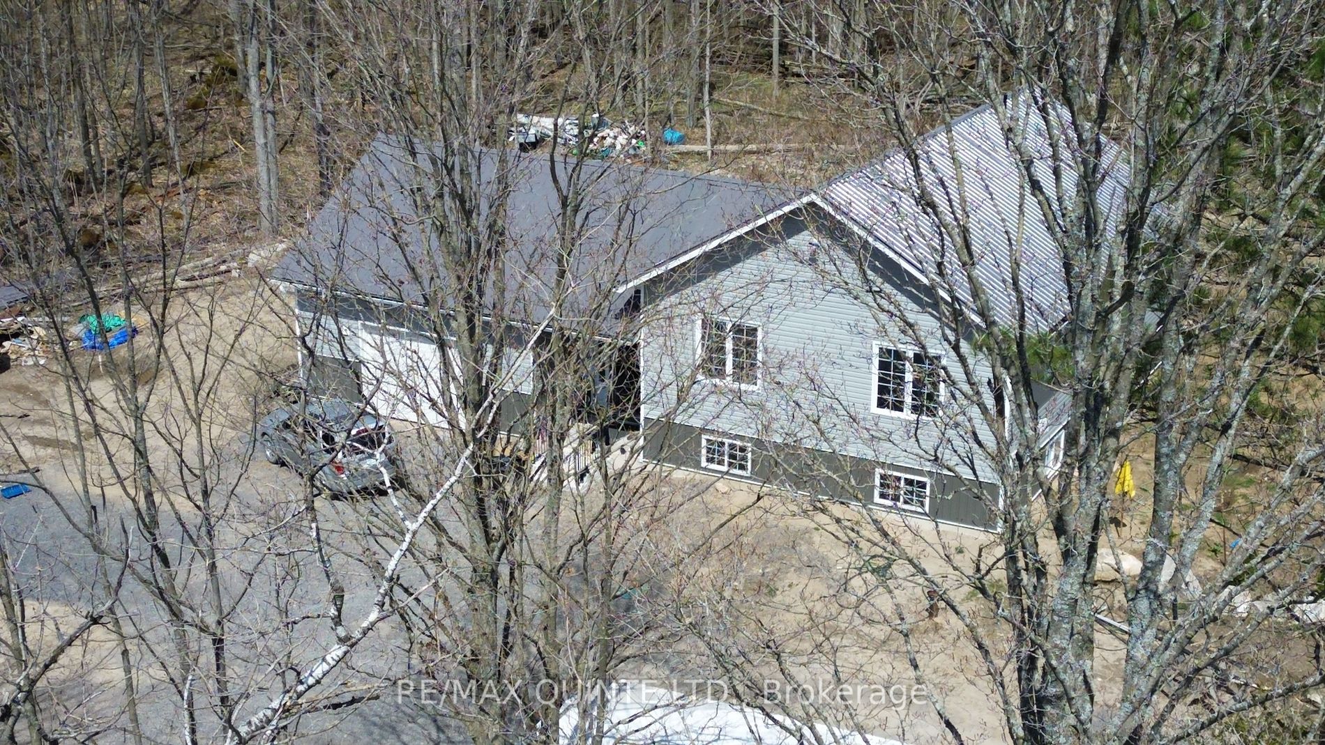 325 Douglas Road W