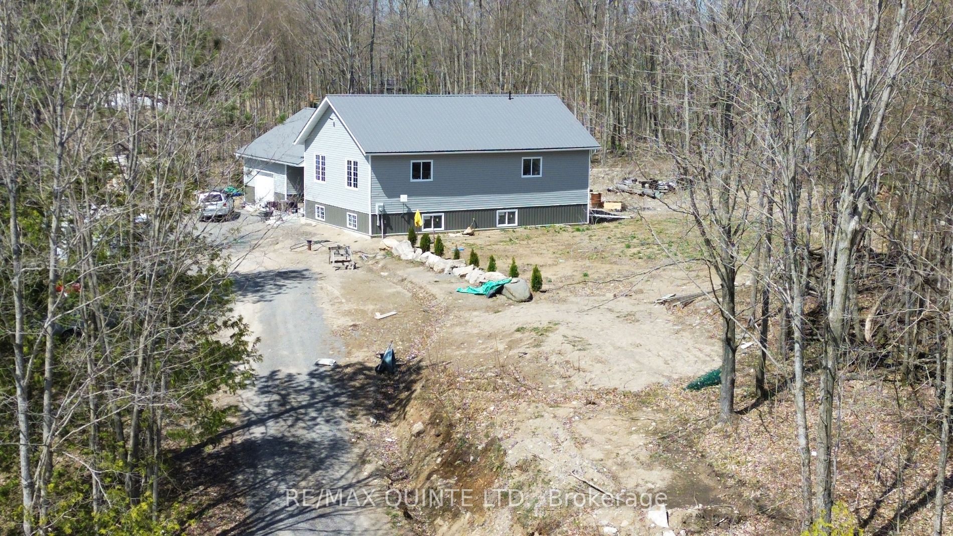 325 Douglas Road W