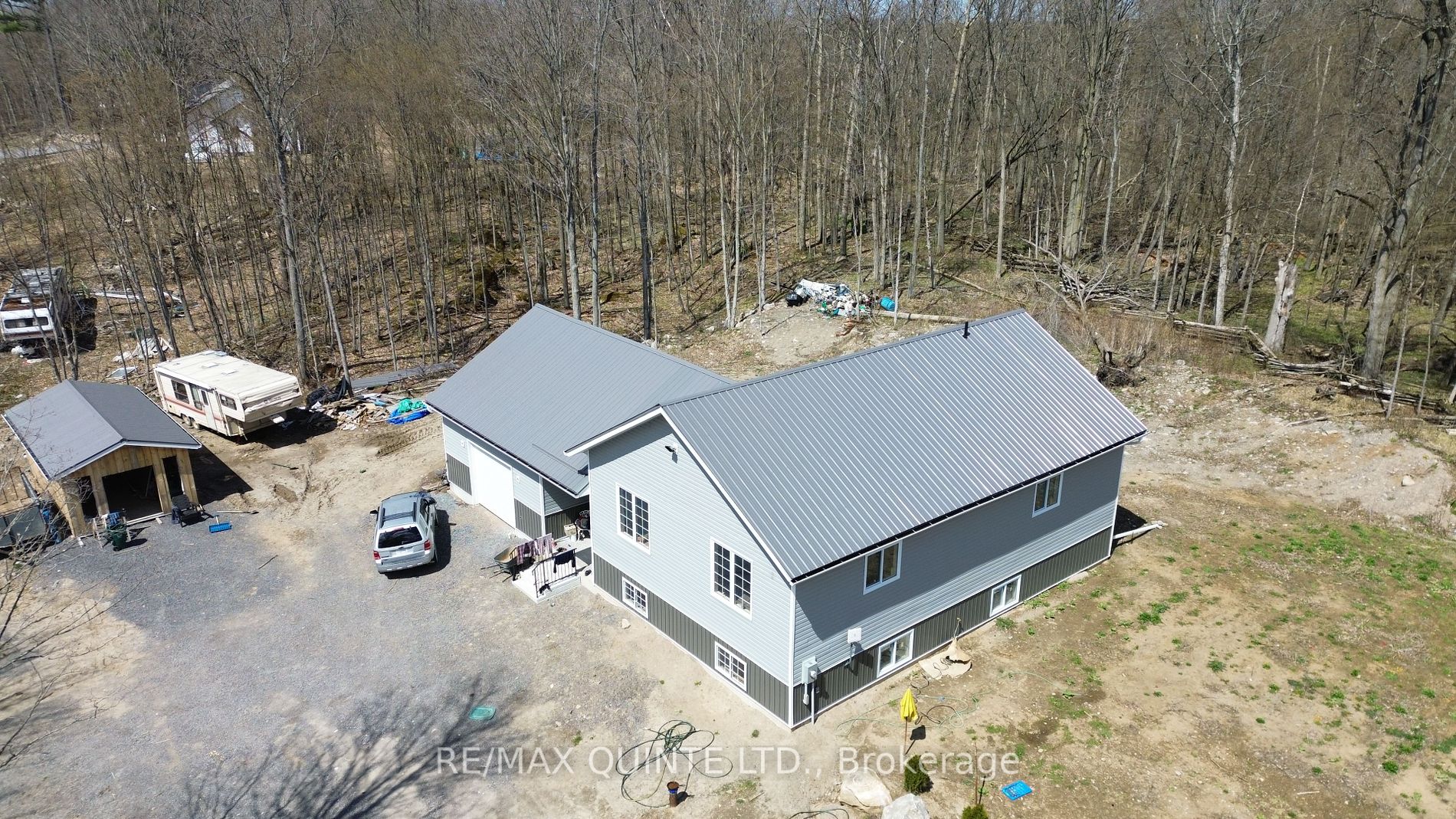 325 Douglas Road W