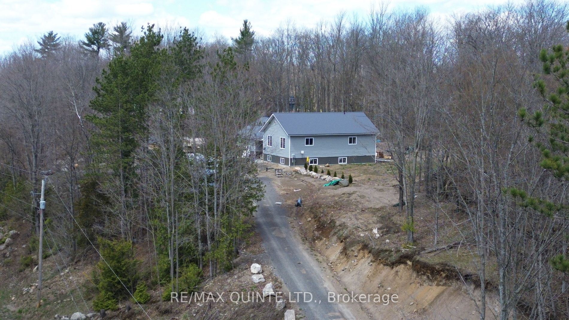 325 Douglas Road W