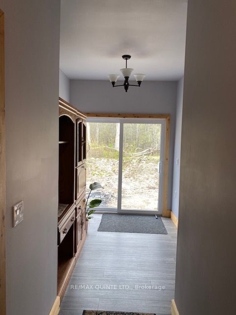325 Douglas Road W