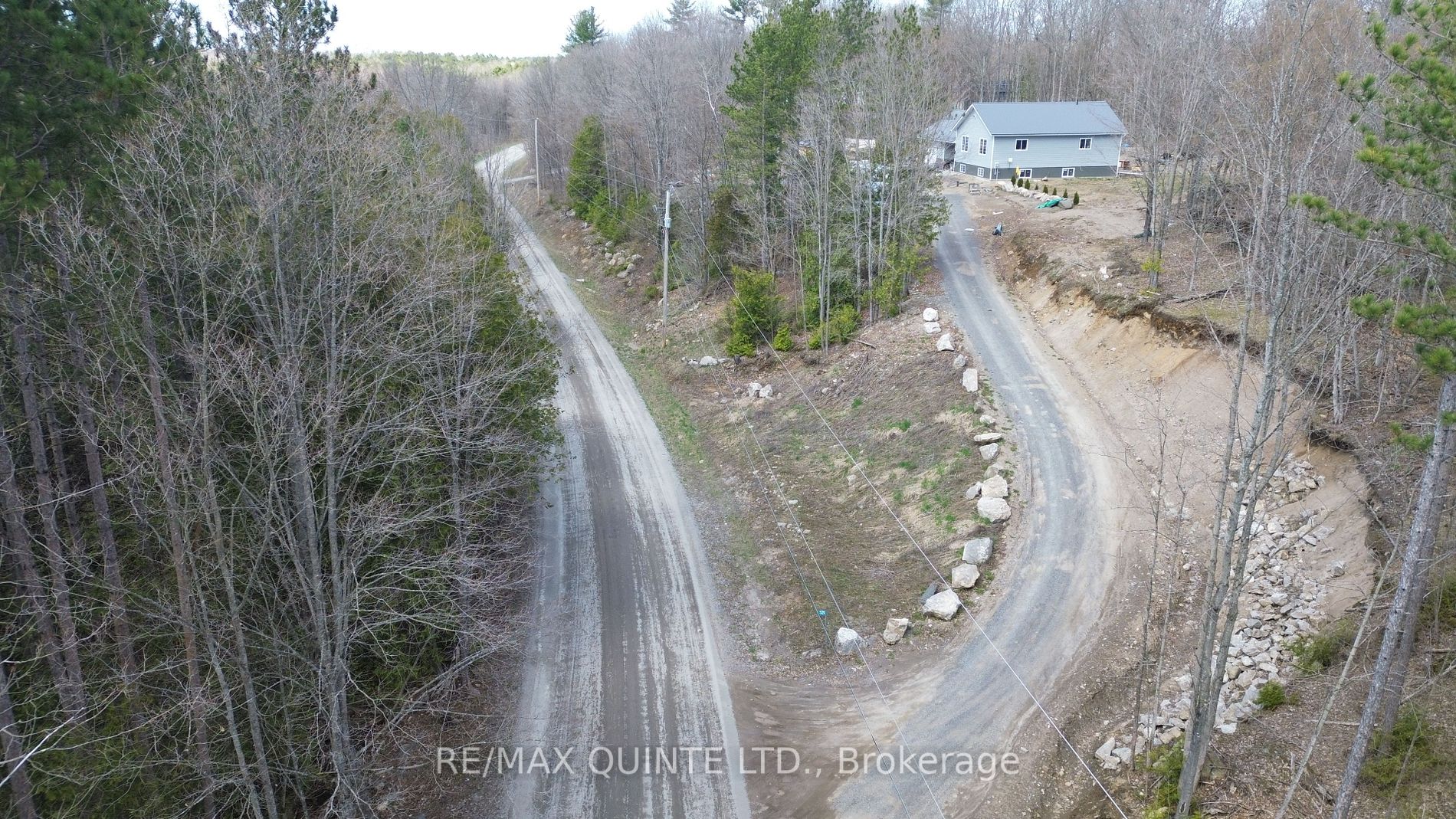 325 Douglas Road W
