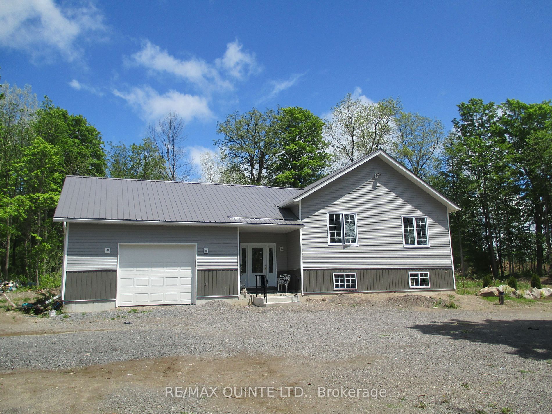 325 Douglas Road W