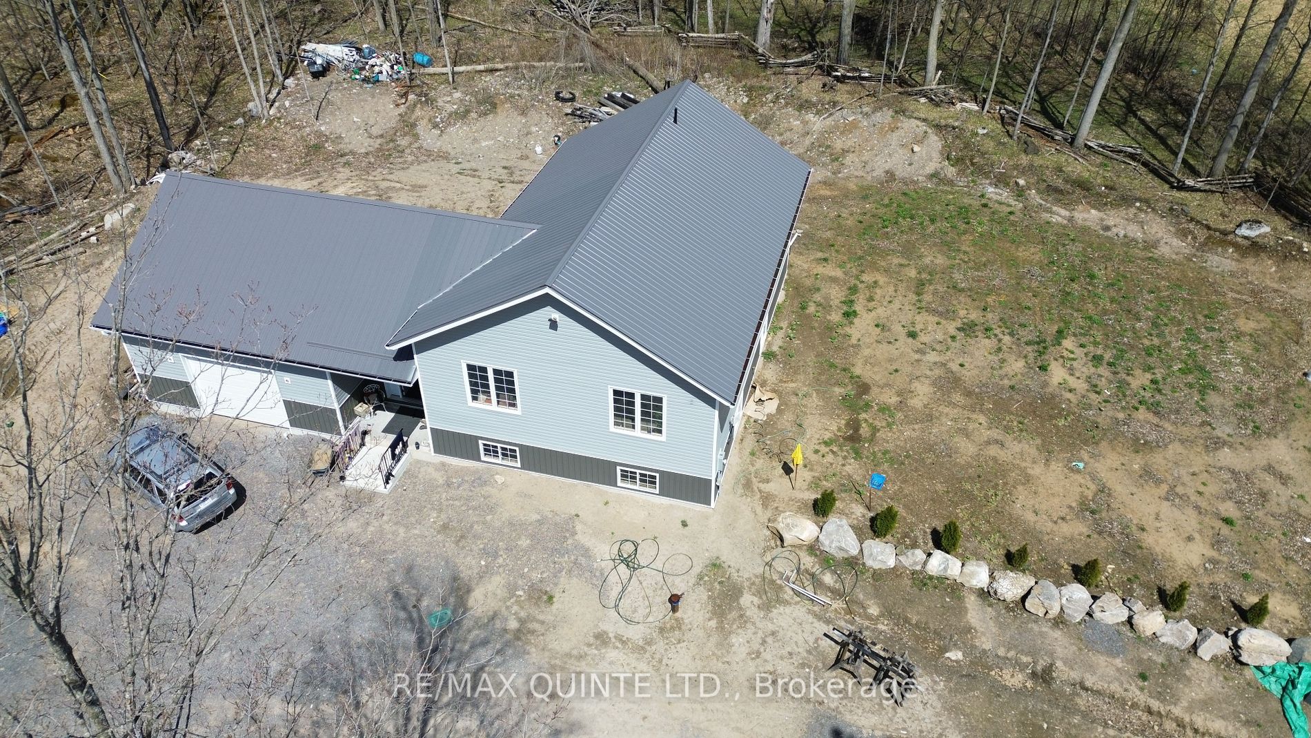 325 Douglas Road W