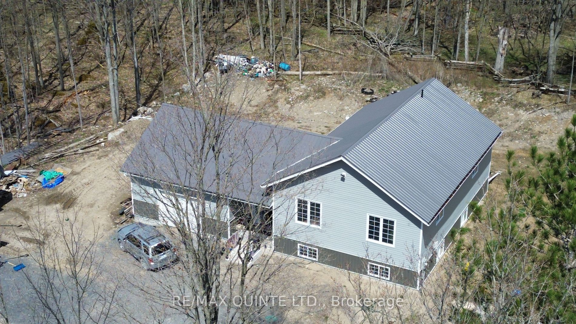 325 Douglas Road W