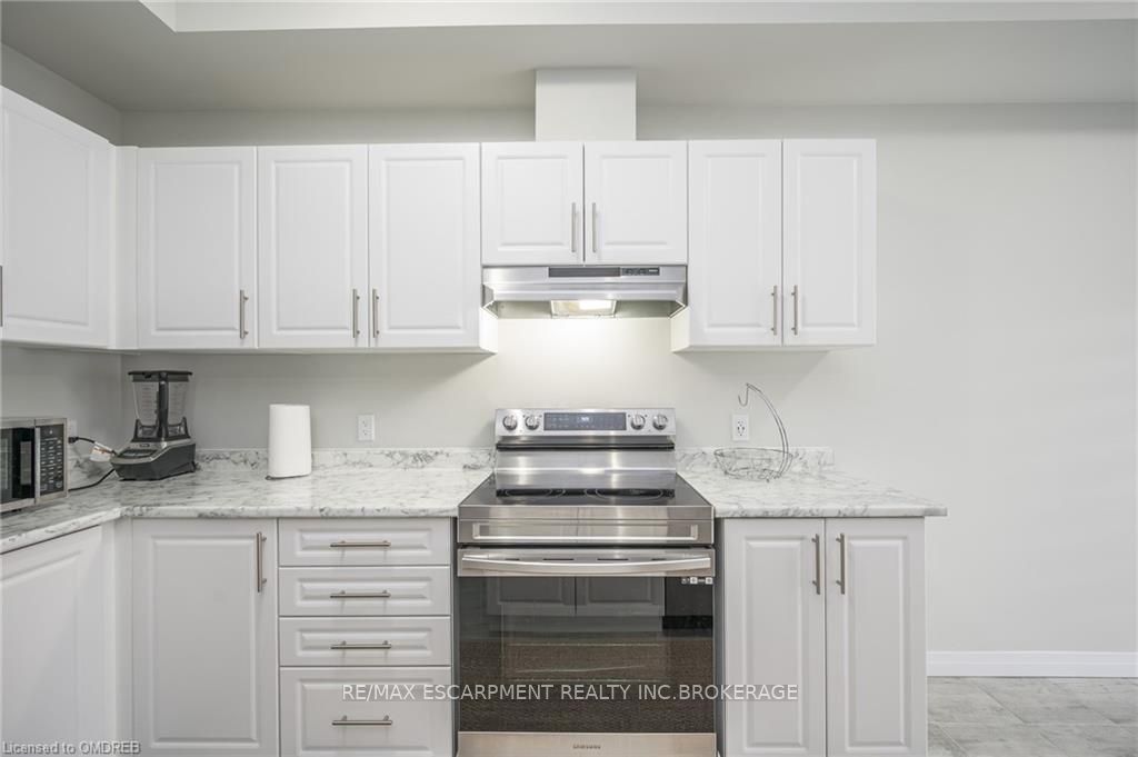 520 Grey Street, #53