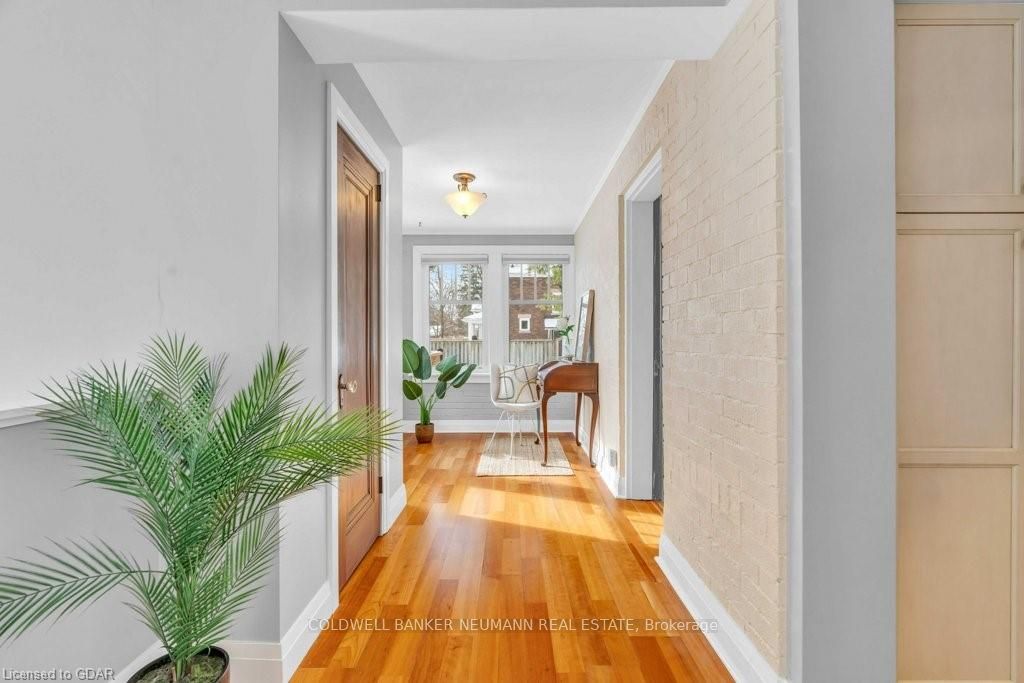 30 Dean Avenue