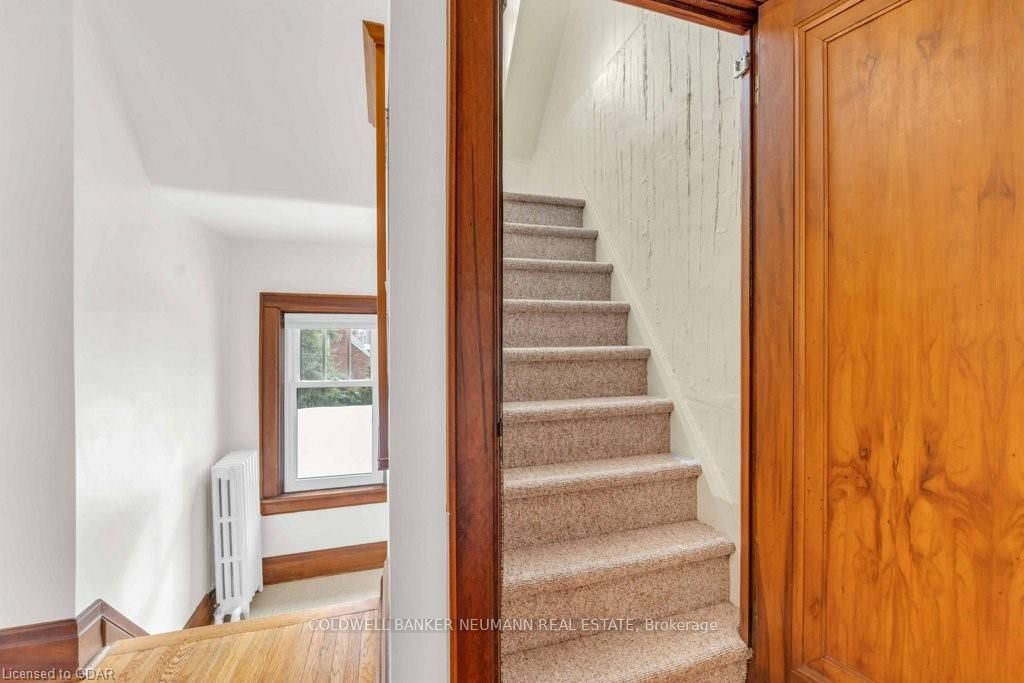 30 Dean Avenue