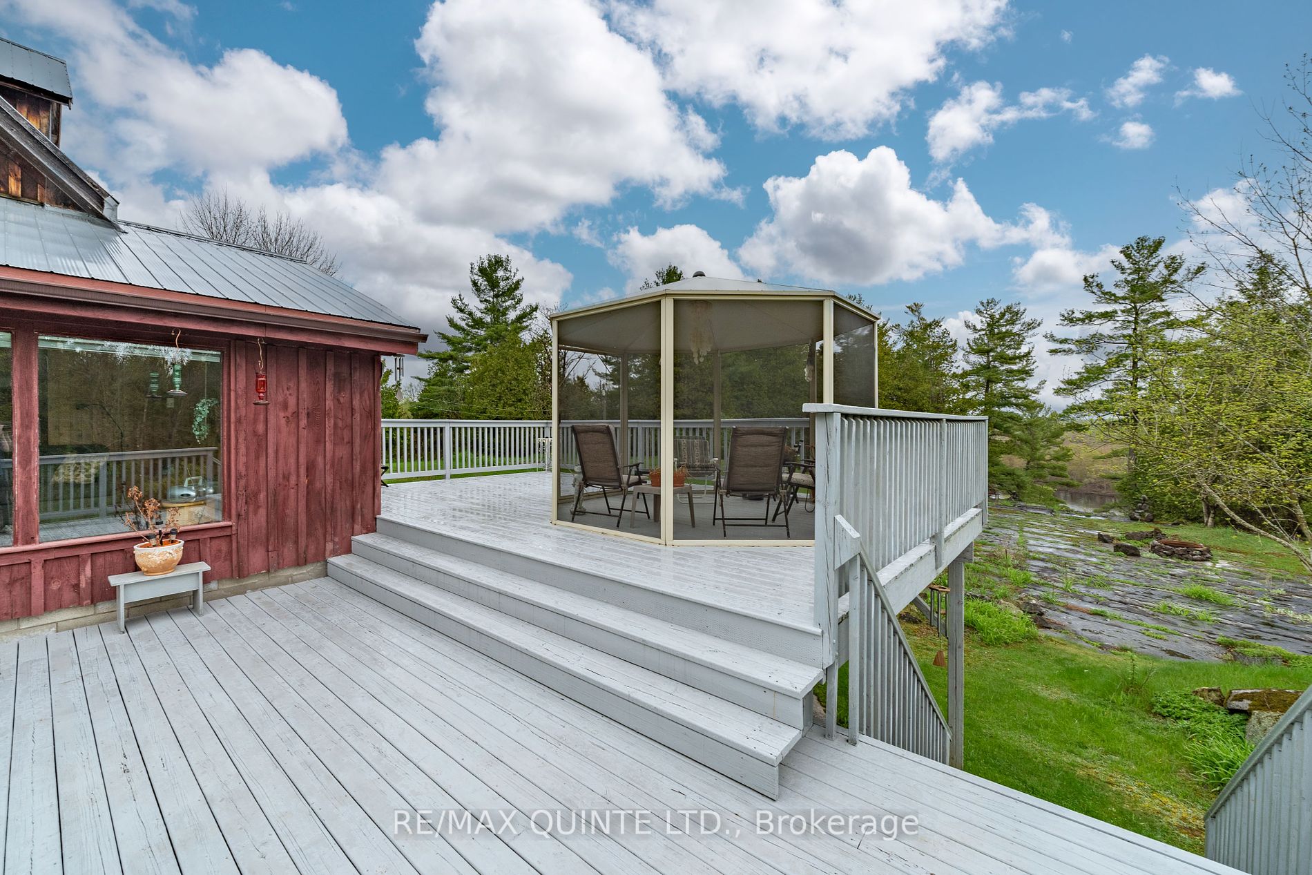 583 LAHEY Rd