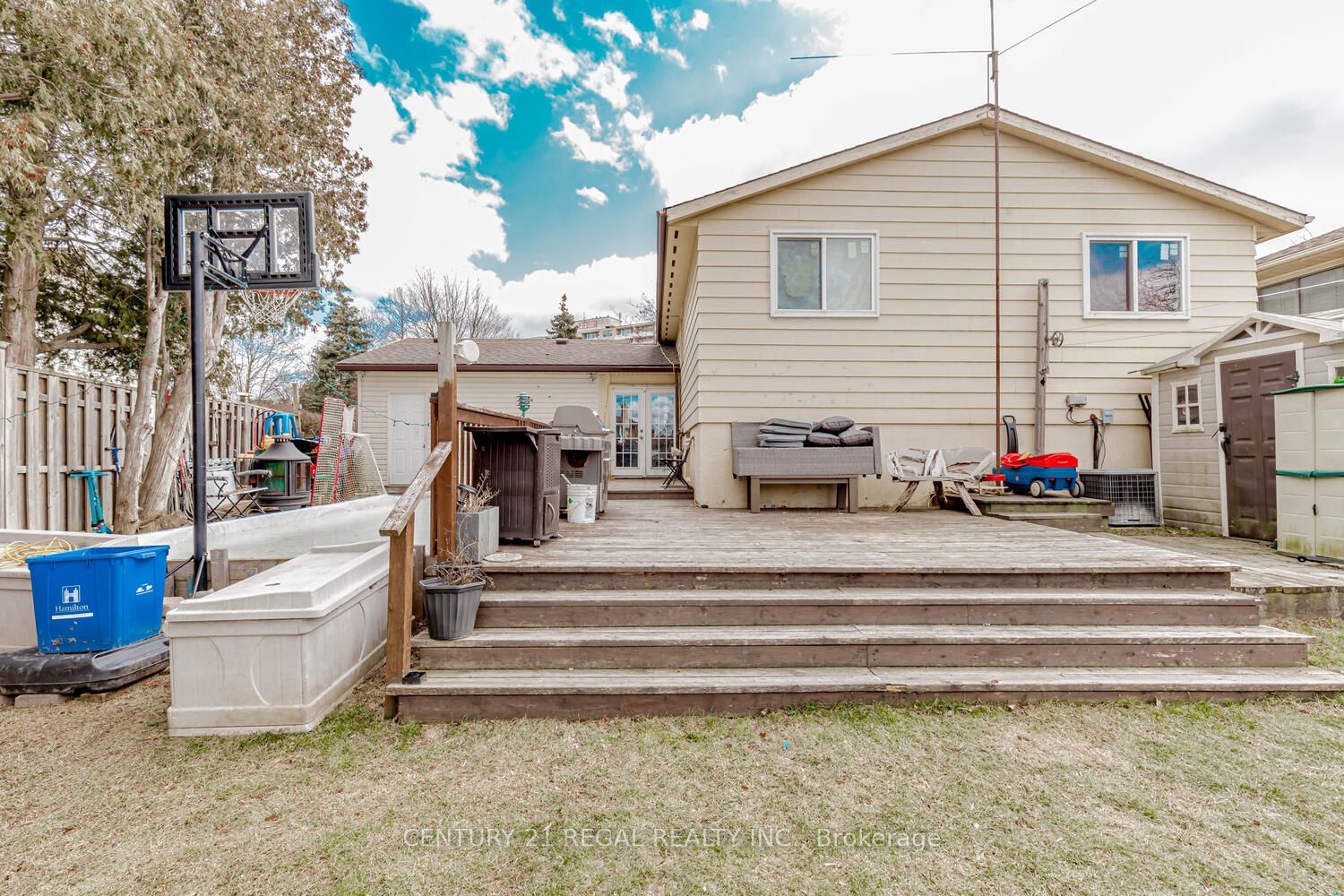 84 Elgar Ave