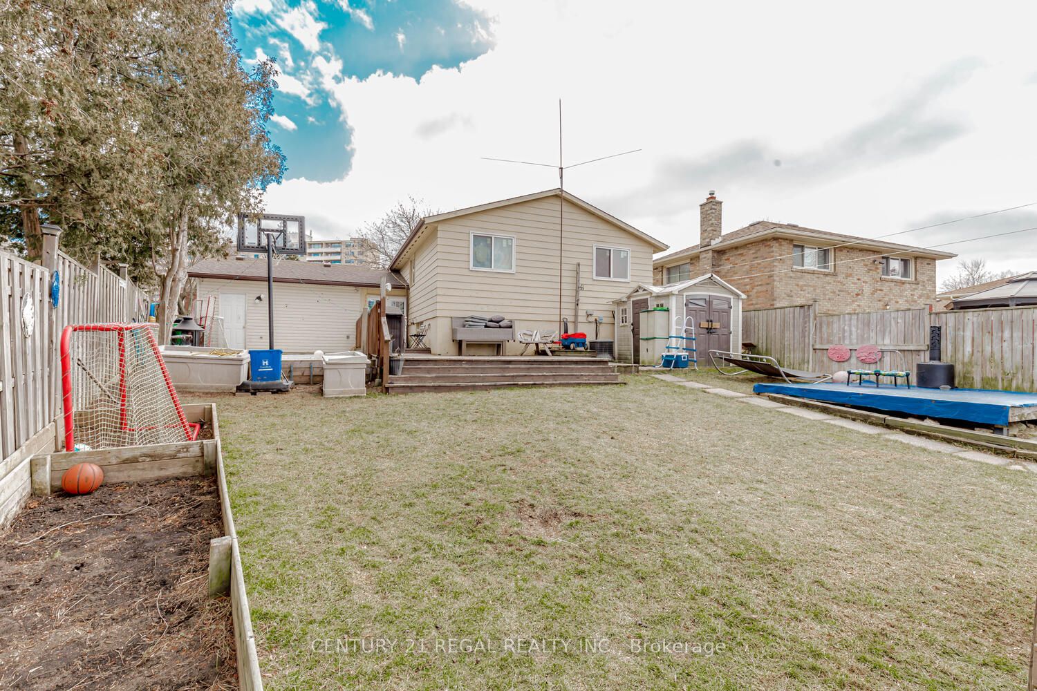 84 Elgar Ave
