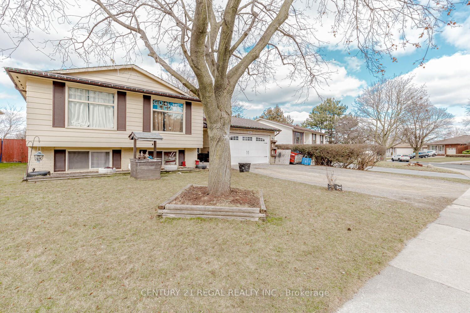 84 Elgar Ave