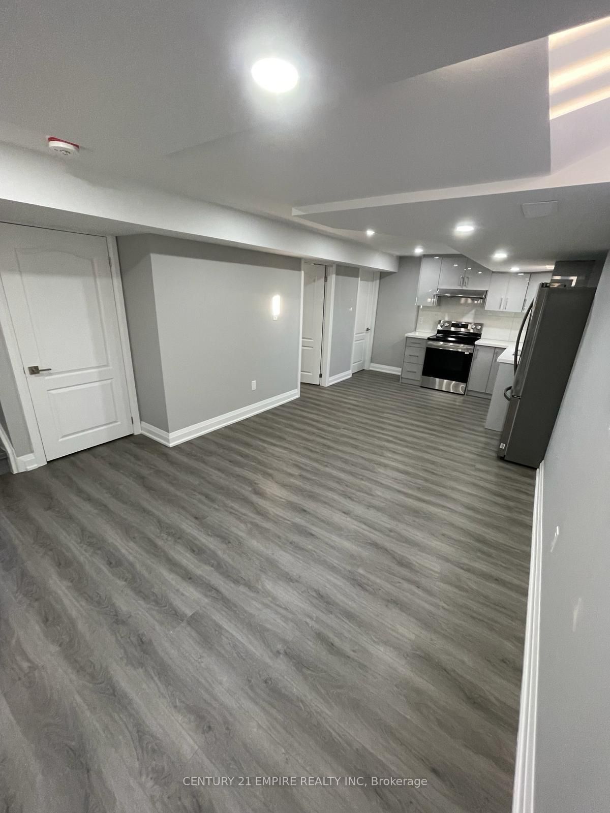 565 Avignon Place