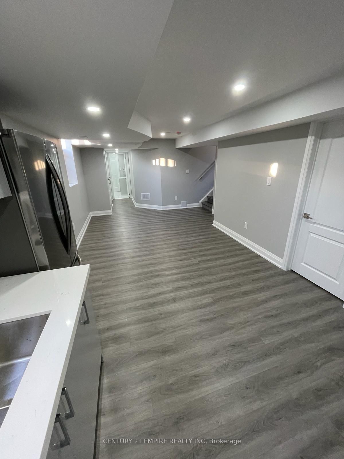 565 Avignon Place