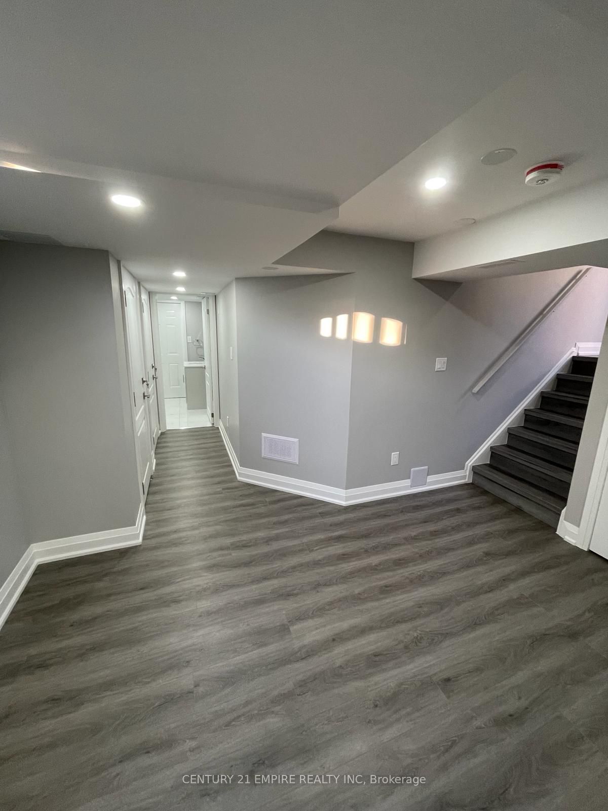 565 Avignon Place