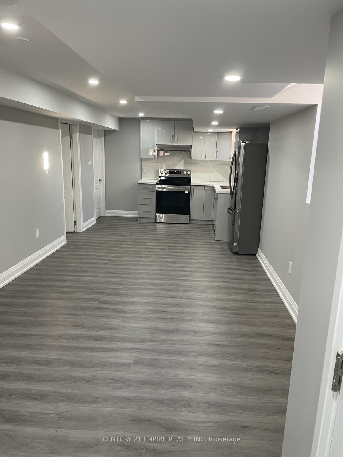 565 Avignon Place