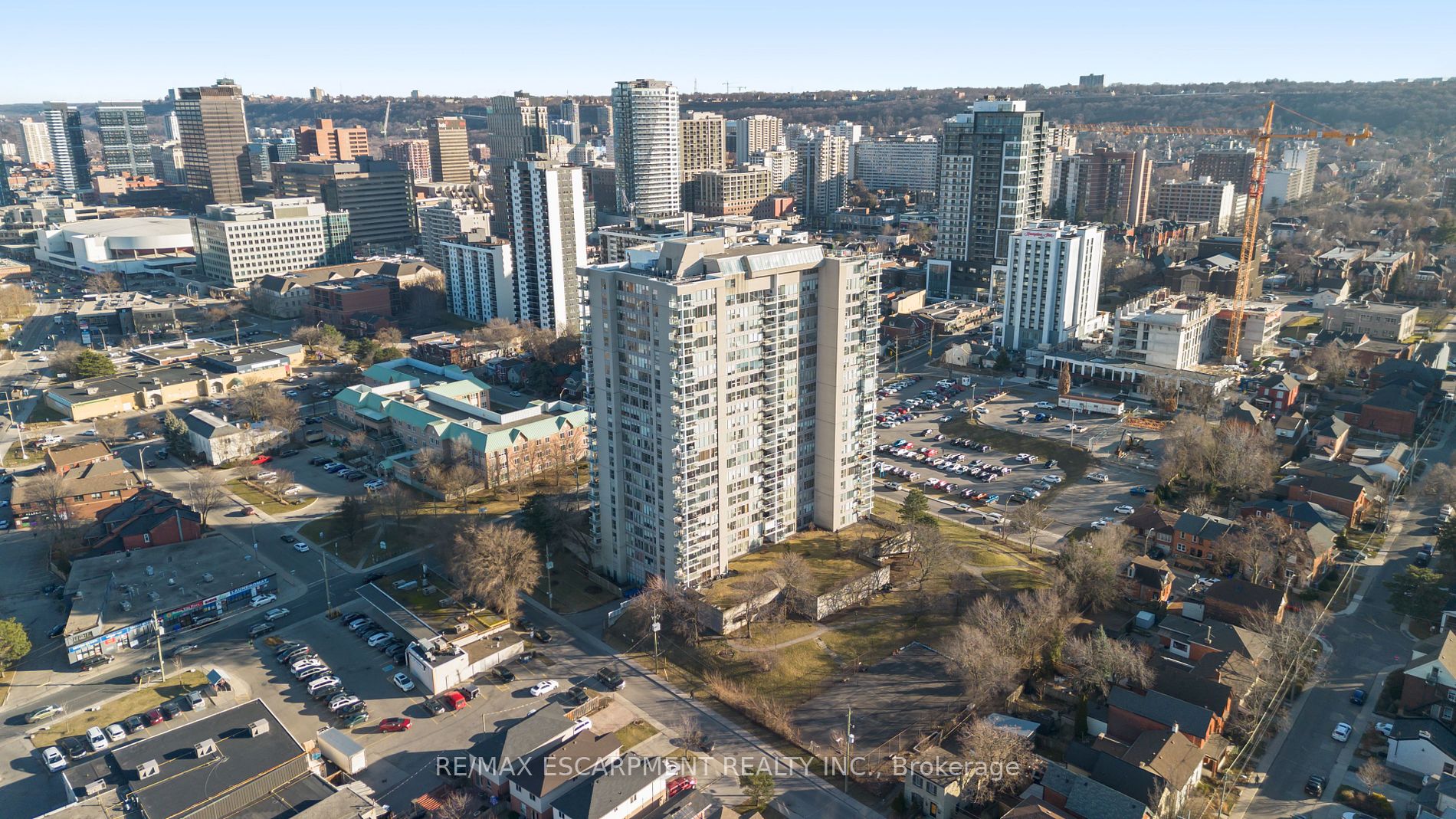 75 Queen St N, #603