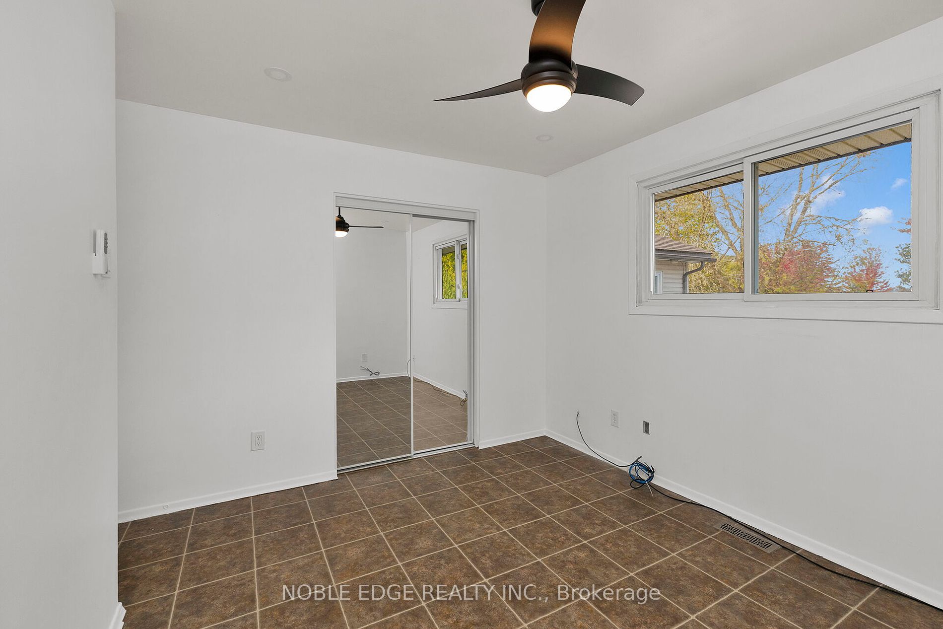 560 Woodlawn Road E
