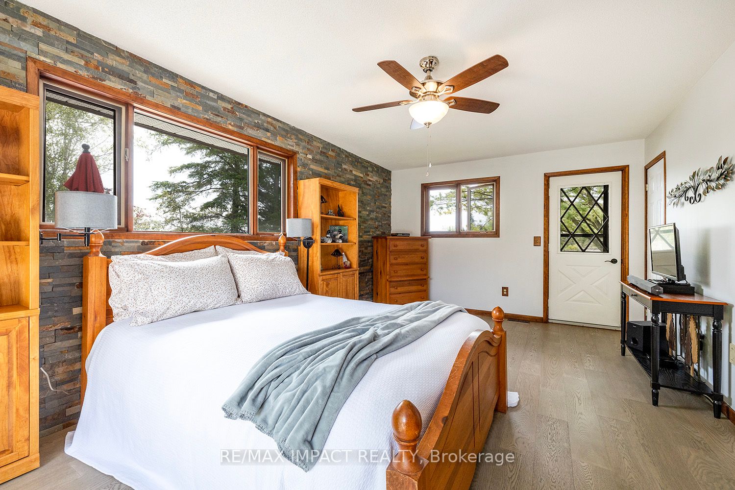 32 Totten Drive