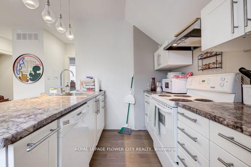 45 Princess St E