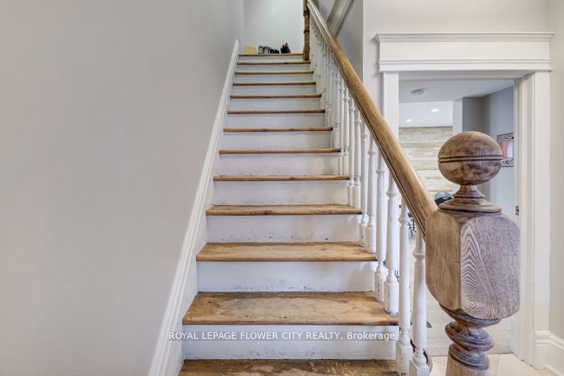 45 Princess St E