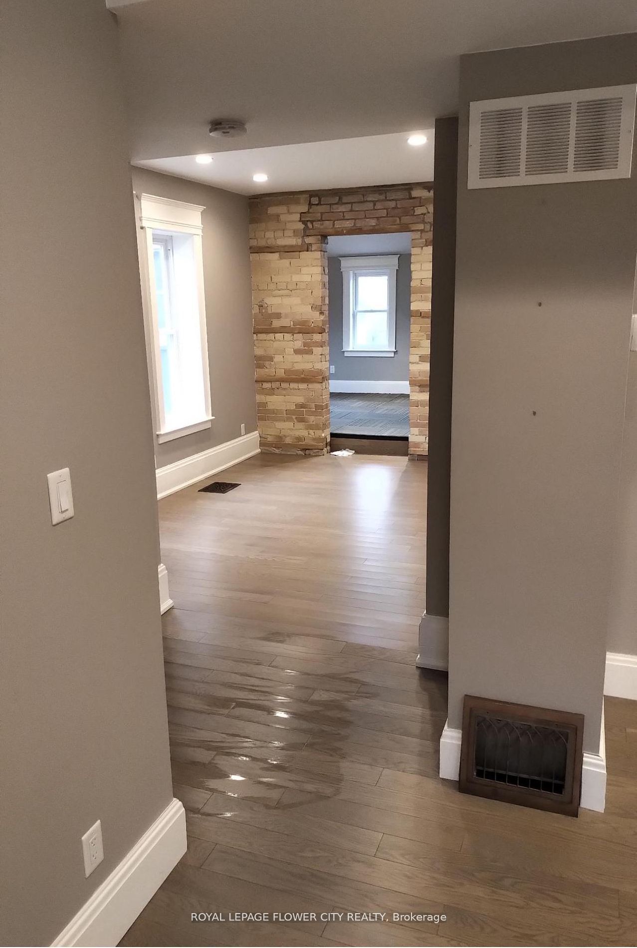 45 Princess St E
