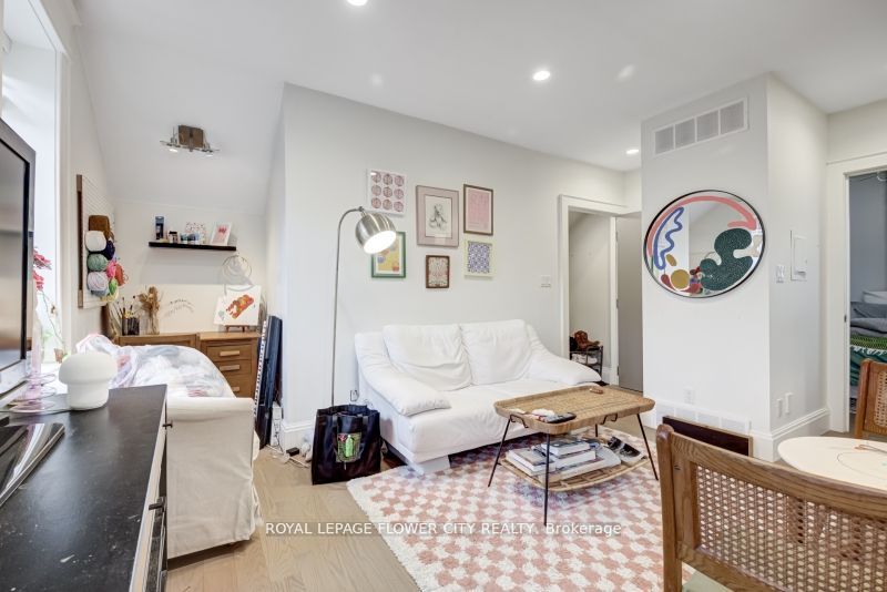 45 Princess St E